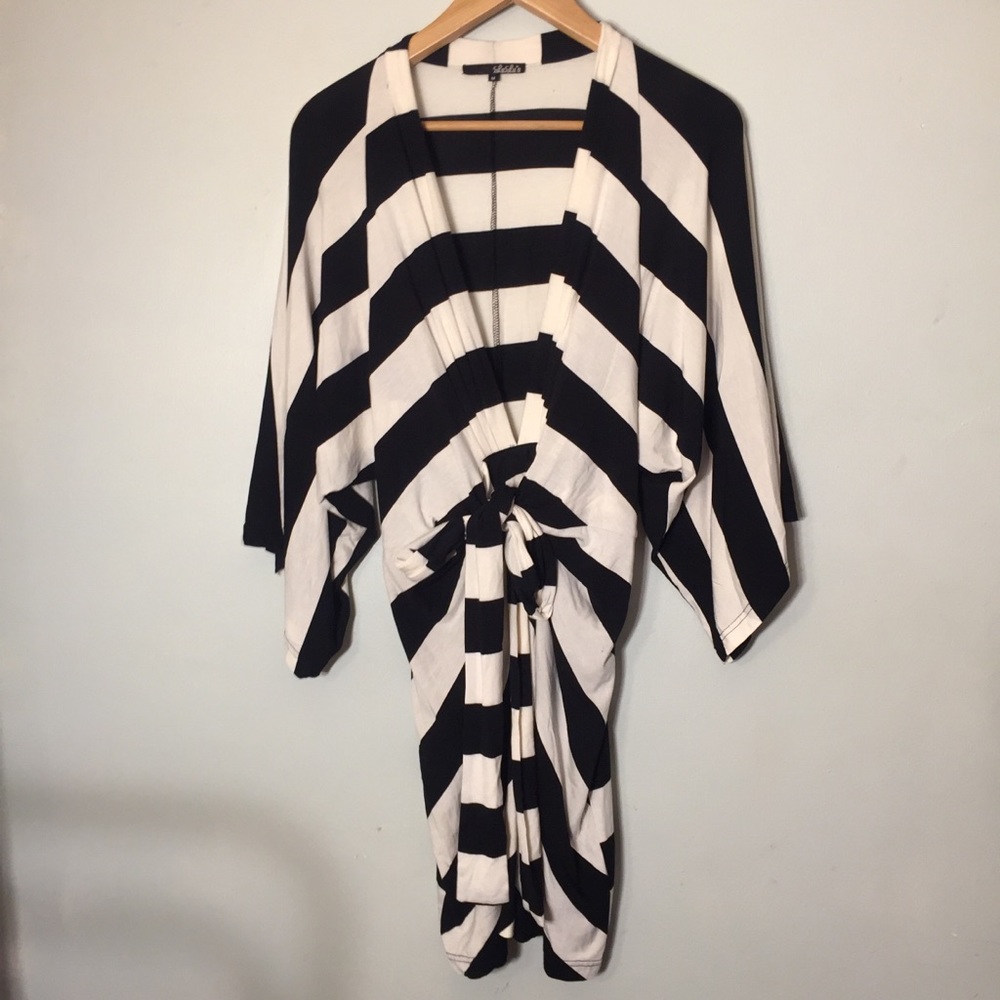 Lulus Black white v neck cover up cotton dress